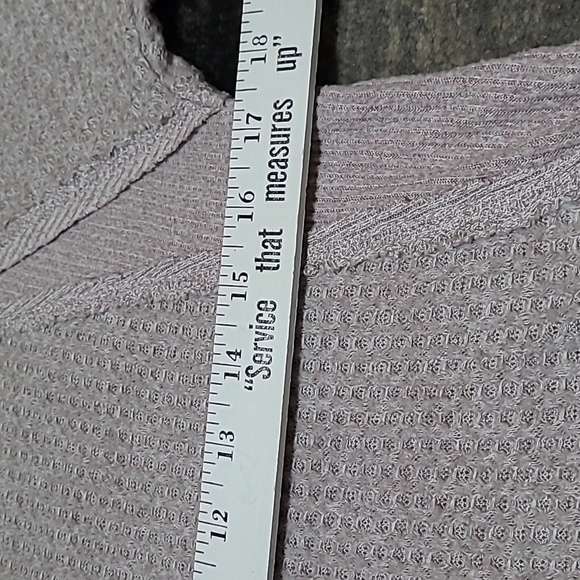 BKE KNIT YARN STITCHING V-NECK PALE LAVENDER DROPTAIL LONG-SLEEVE SHIRT - Picture 8 of 13